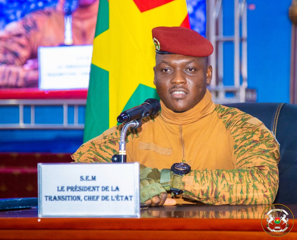 Burkina: les élections ne sont pas "une priorité" (capitaine Traoré)